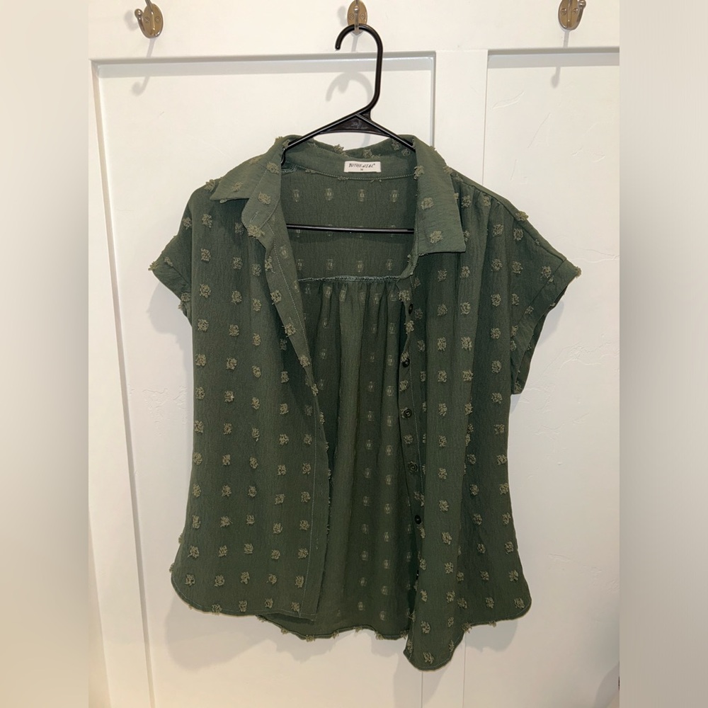 Women’s Button-Up